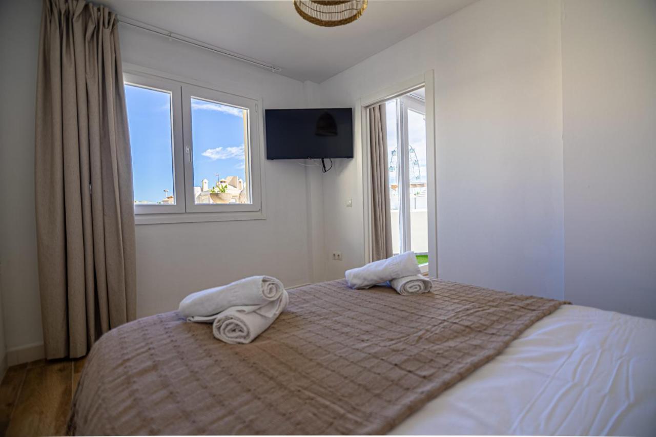 Sunstay Seaside Flat I Puerto Marina เบนัลมาเดนา ภายนอก รูปภาพ