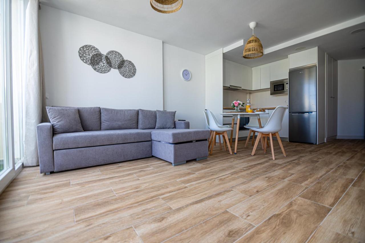 Sunstay Seaside Flat I Puerto Marina เบนัลมาเดนา ภายนอก รูปภาพ
