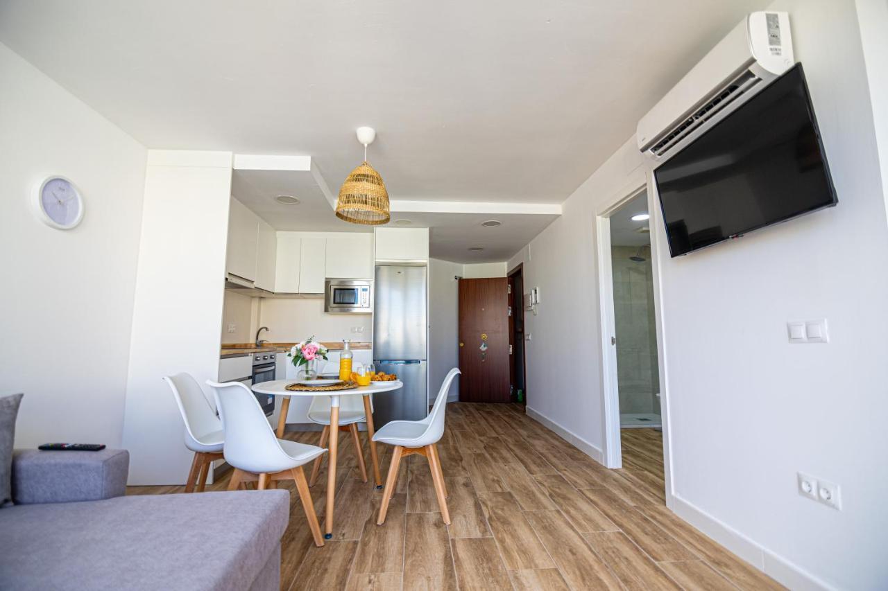 Sunstay Seaside Flat I Puerto Marina เบนัลมาเดนา ภายนอก รูปภาพ