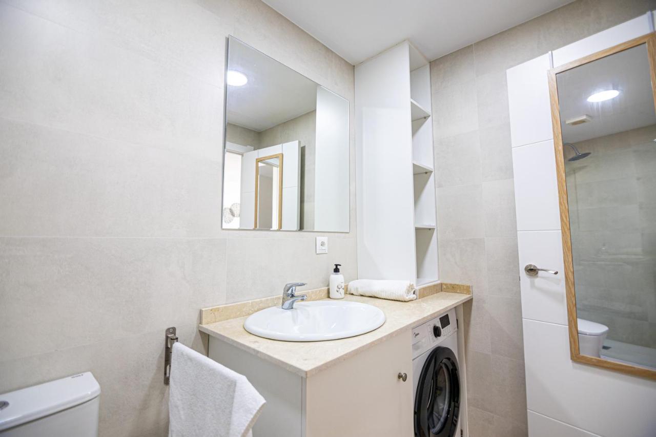 Sunstay Seaside Flat I Puerto Marina เบนัลมาเดนา ภายนอก รูปภาพ