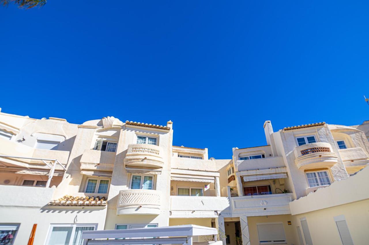 Sunstay Seaside Flat I Puerto Marina เบนัลมาเดนา ภายนอก รูปภาพ