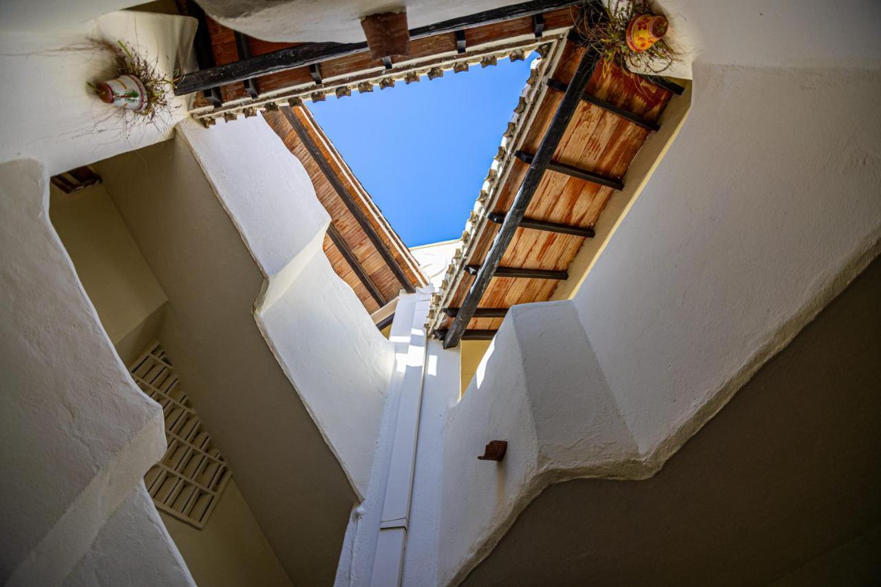 Sunstay Seaside Flat I Puerto Marina เบนัลมาเดนา ภายนอก รูปภาพ